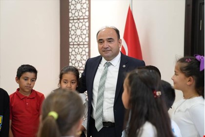 BAŞKAN AKDENİZLİ’DEN  23 NİSAN MESAJI