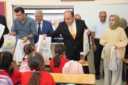 SEYDİKEMER BELEDİYESİ’NDEN ÖĞRENCİLERE KIRTASİYE DESTEĞİ