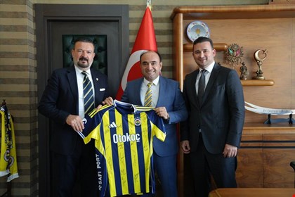 FENERBAHÇE YÖNETİCİSİ ERTAN TORUNOĞULLARI’NDAN BAŞKAN AKDENİZLİ’YE ZİYARET