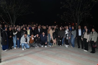 BAŞKAN AKDENİZLİ İFTARINI ÜNİVERSİTE ÖĞRENCİLERİYLE AÇTI