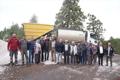 SEYDİKEMERDE 65 MAHALLEYE EŞİT HİZMET: 11 AYDA 120 BİN M² PARKE, 430 KM YOL