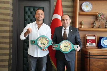 “DEMİR YUMRUK” ŞÜKRÜ ALTAY’DAN BAŞKAN AKDENİZLİ’YE ZİYARET
