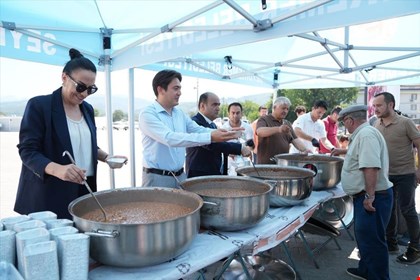 SEYDİKEMER BELEDİYESİ'NDEN 4 BİN KİŞİLİK AŞURE İKRAMI